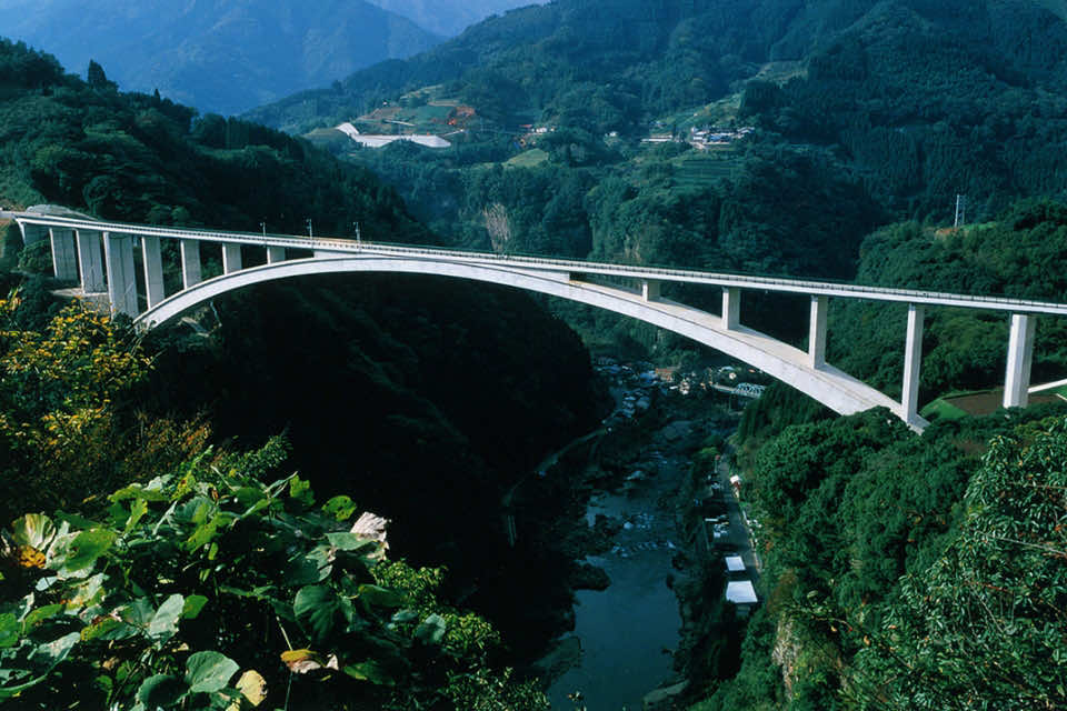 ふるさと農道松の木地区　天翔大橋